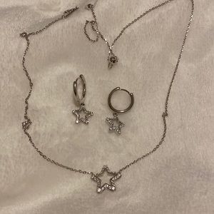 Kendra Scott necklace and Earrings